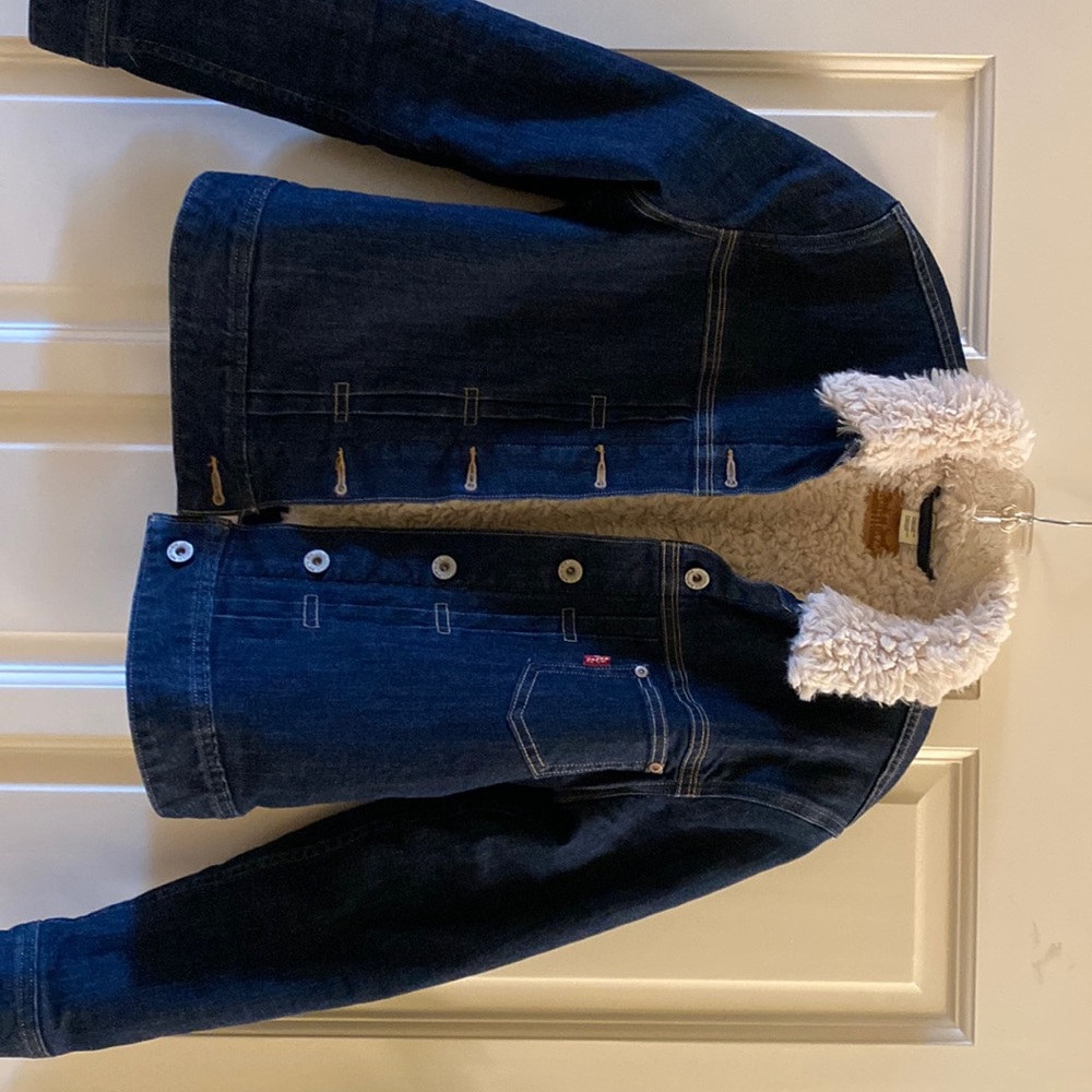 Levi’s denim, sherpa, quilted jacket. Size medium.